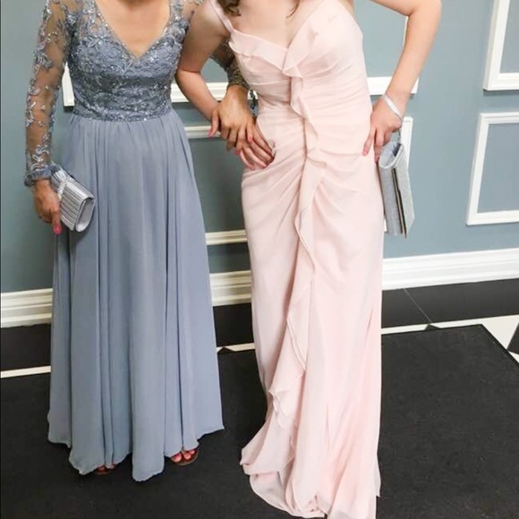 ⭐️Host Pick⭐️Vera Wang Blush Bridesmaids Dress/Prom Dress - Picture 4 of 10